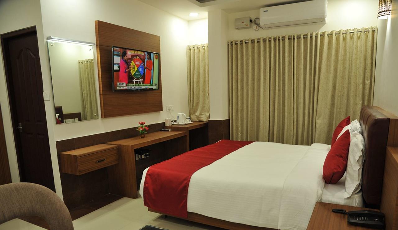 Hotel Soorya Castle Wayanad Exteriör bild